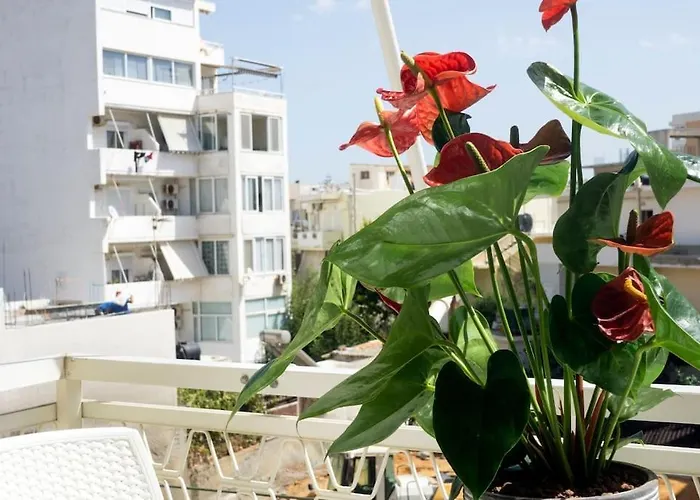 Steps From The Aprt * La Canea