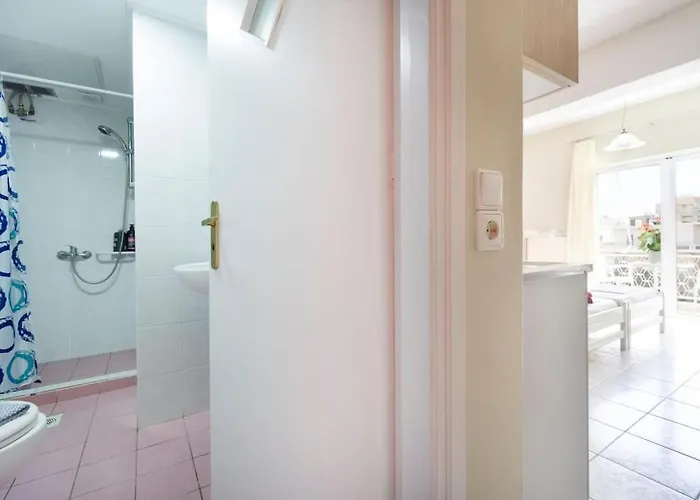 Apartamento Steps From The Aprt La Canea