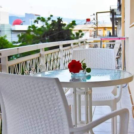 Апартаменти Steps From The Aprt *